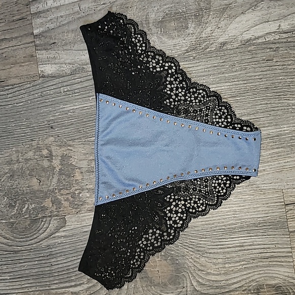 👖Victoria's Secret Very Sexy Cheeky Studded Denim Medium NWOT👖 - Picture 3 of 6
